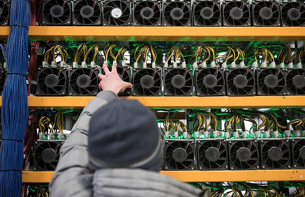 比特币矿企“转行” 为 AI 供电收益远大于挖比特币