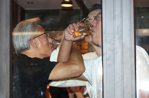 AI泡沫的三个故事:韩国炸鸡 鬼屋老板与GDP零增长